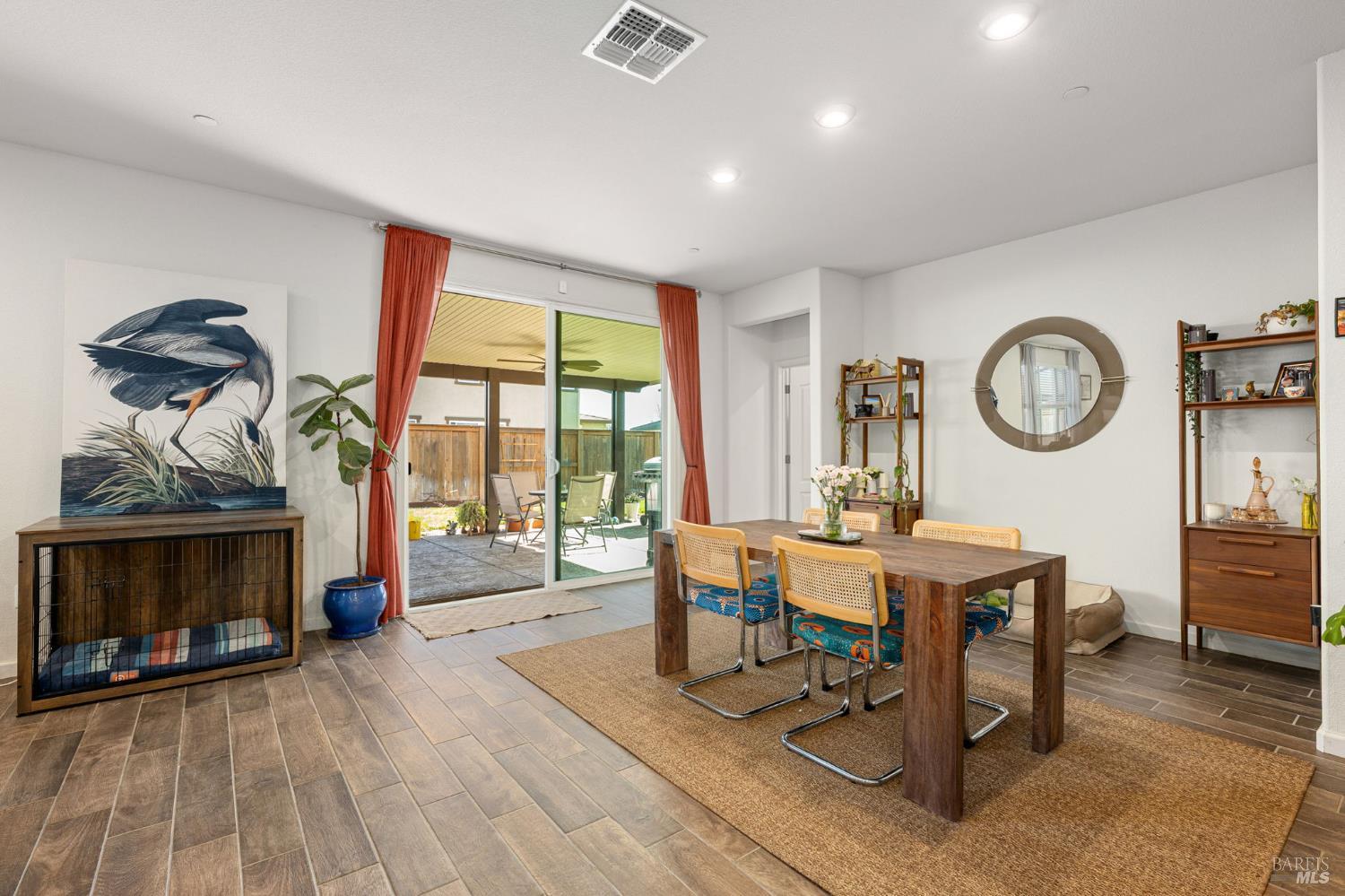 Detail Gallery Image 12 of 60 For 735 Glenwood Way, Dixon,  CA 95620 - 4 Beds | 2/1 Baths