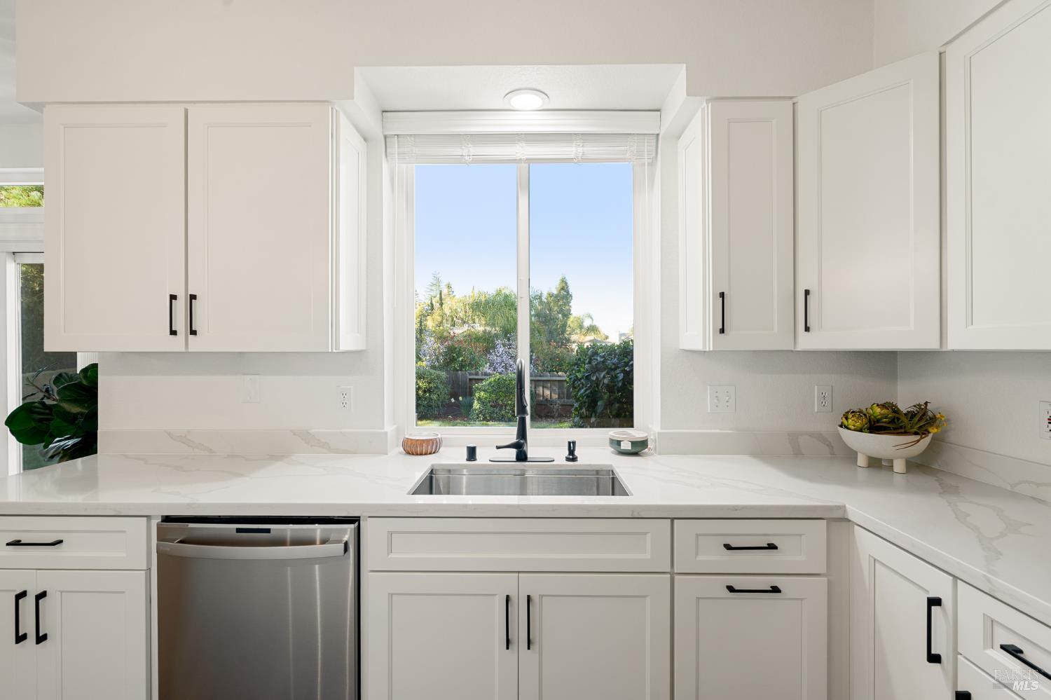 Detail Gallery Image 28 of 80 For 365 Allen Way, Benicia,  CA 94510 - 4 Beds | 3 Baths