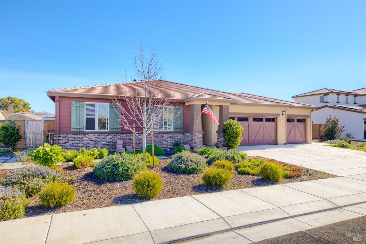 Detail Gallery Image 3 of 60 For 735 Glenwood Way, Dixon,  CA 95620 - 4 Beds | 2/1 Baths