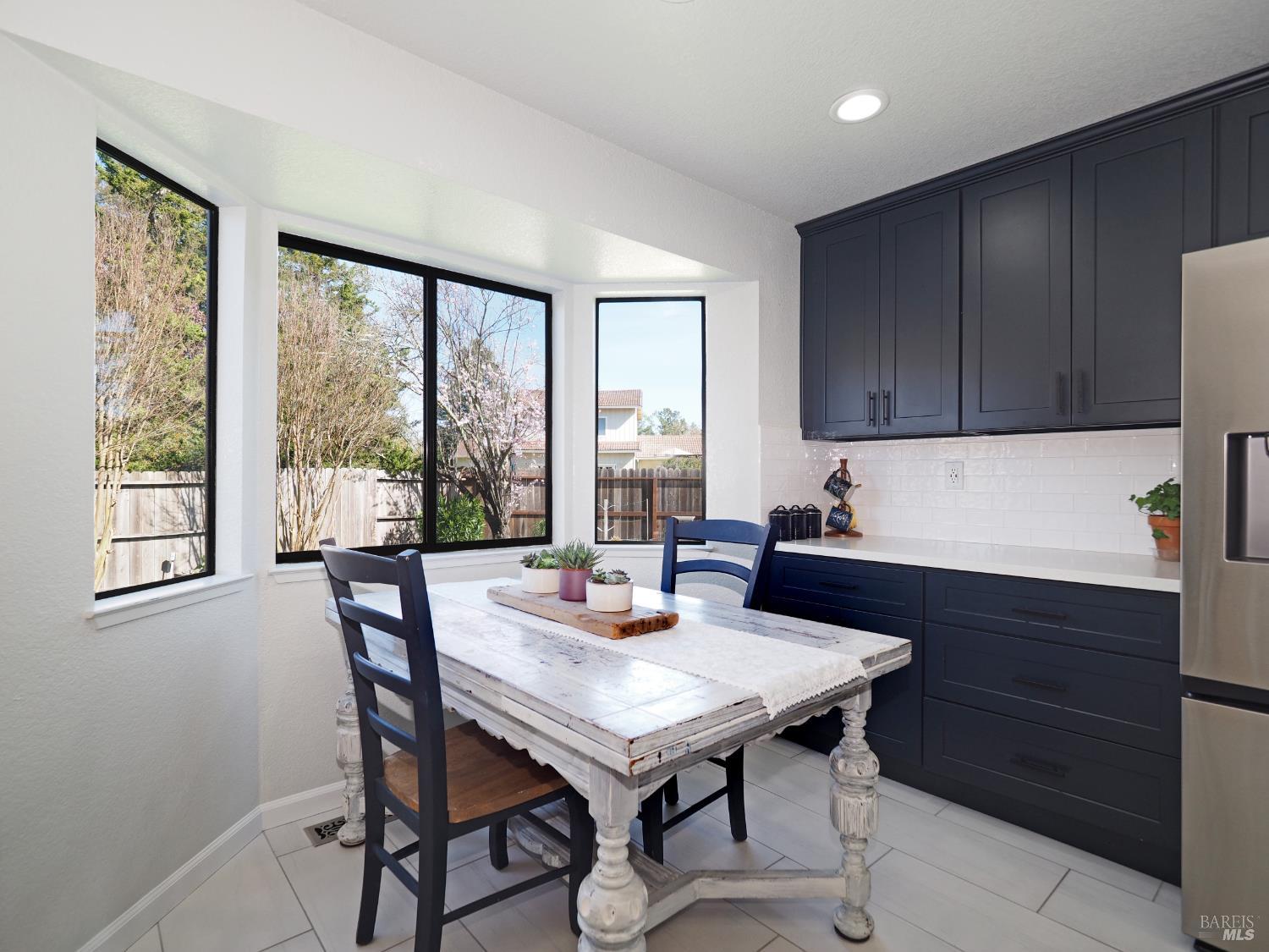 Detail Gallery Image 14 of 43 For 105 Zapata Ct, Windsor,  CA 95492 - 4 Beds | 3 Baths