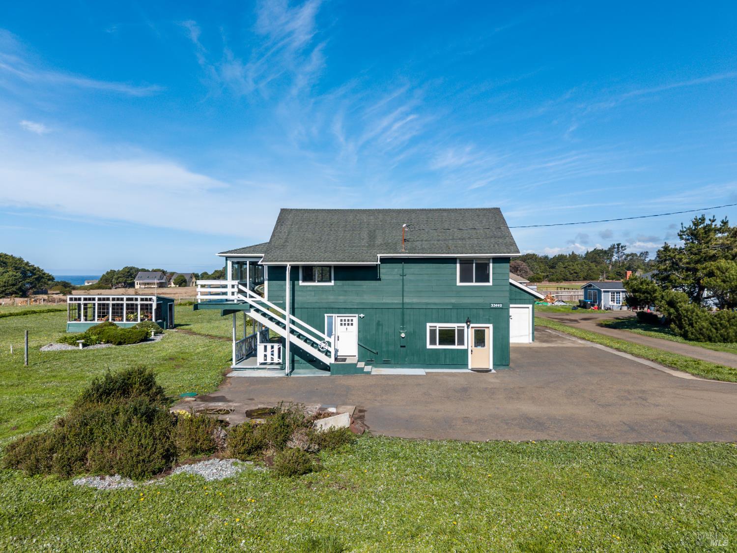 Detail Gallery Image 2 of 36 For 33440 Pacific Way, Fort Bragg,  CA 95437 - 3 Beds | 2 Baths