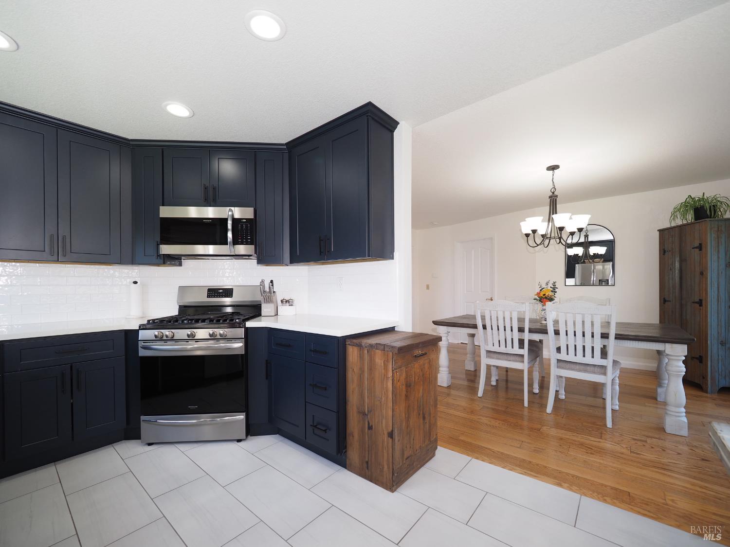 Detail Gallery Image 15 of 43 For 105 Zapata Ct, Windsor,  CA 95492 - 4 Beds | 3 Baths