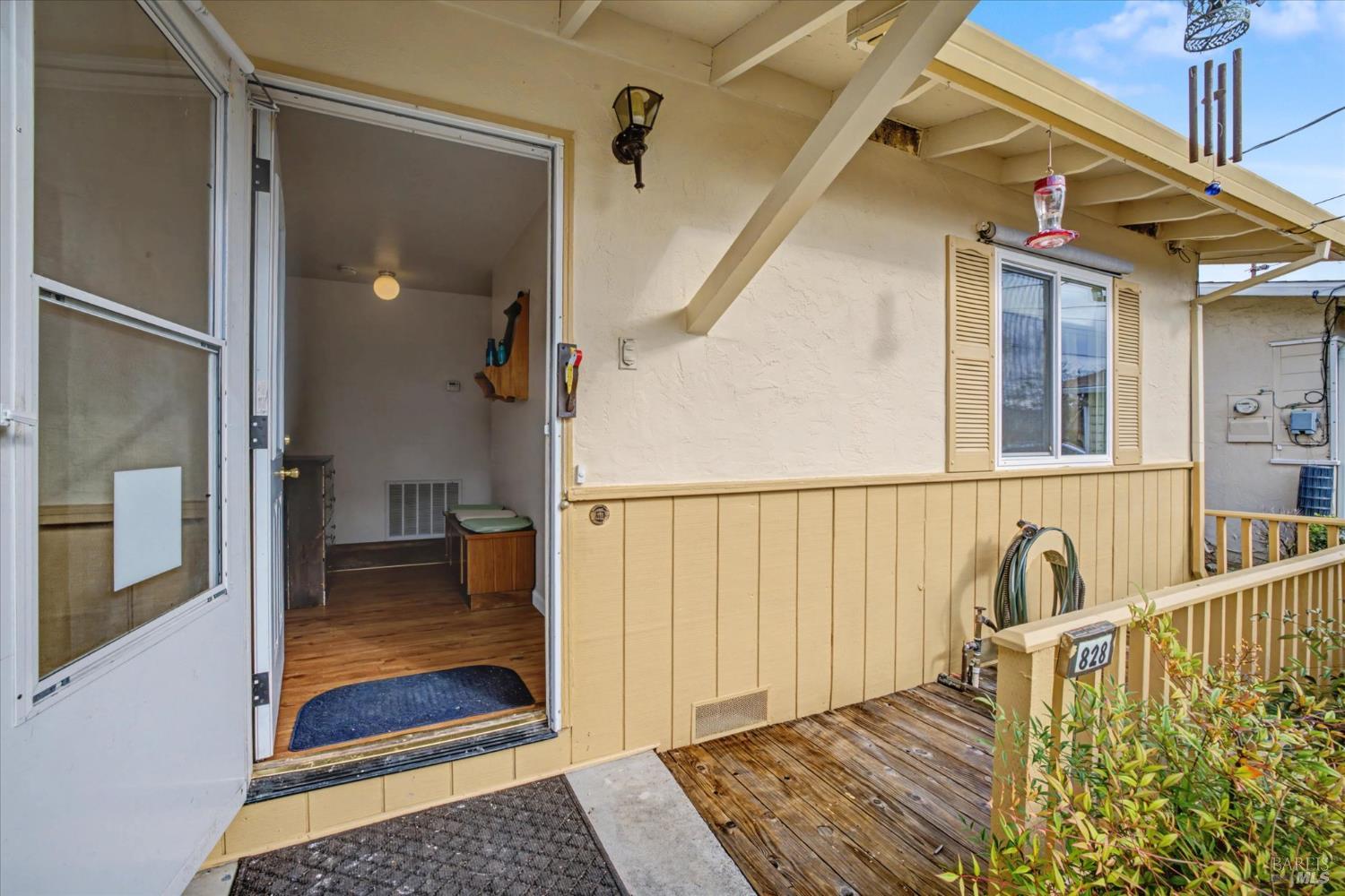 Detail Gallery Image 6 of 43 For 828 Laguna St, Napa,  CA 94558 - 3 Beds | 2 Baths