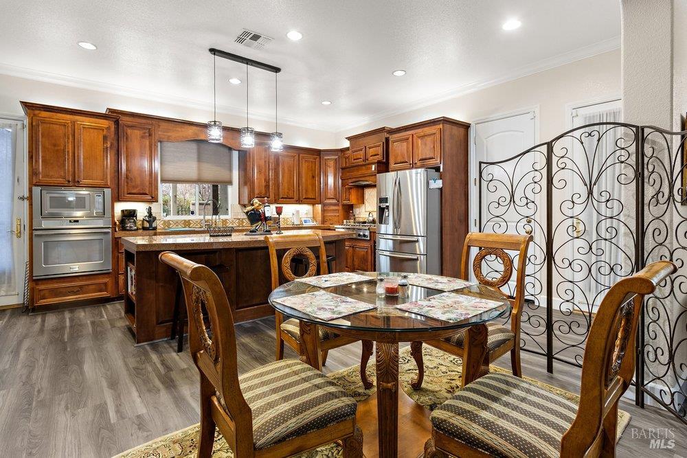 Detail Gallery Image 5 of 30 For 9102 Cambridge Cir, Vallejo,  CA 94591 - 4 Beds | 3/1 Baths