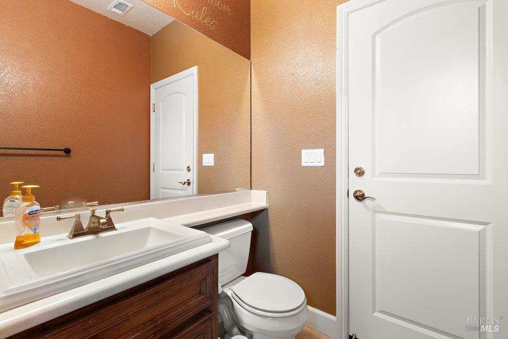 Detail Gallery Image 14 of 30 For 9102 Cambridge Cir, Vallejo,  CA 94591 - 4 Beds | 3/1 Baths