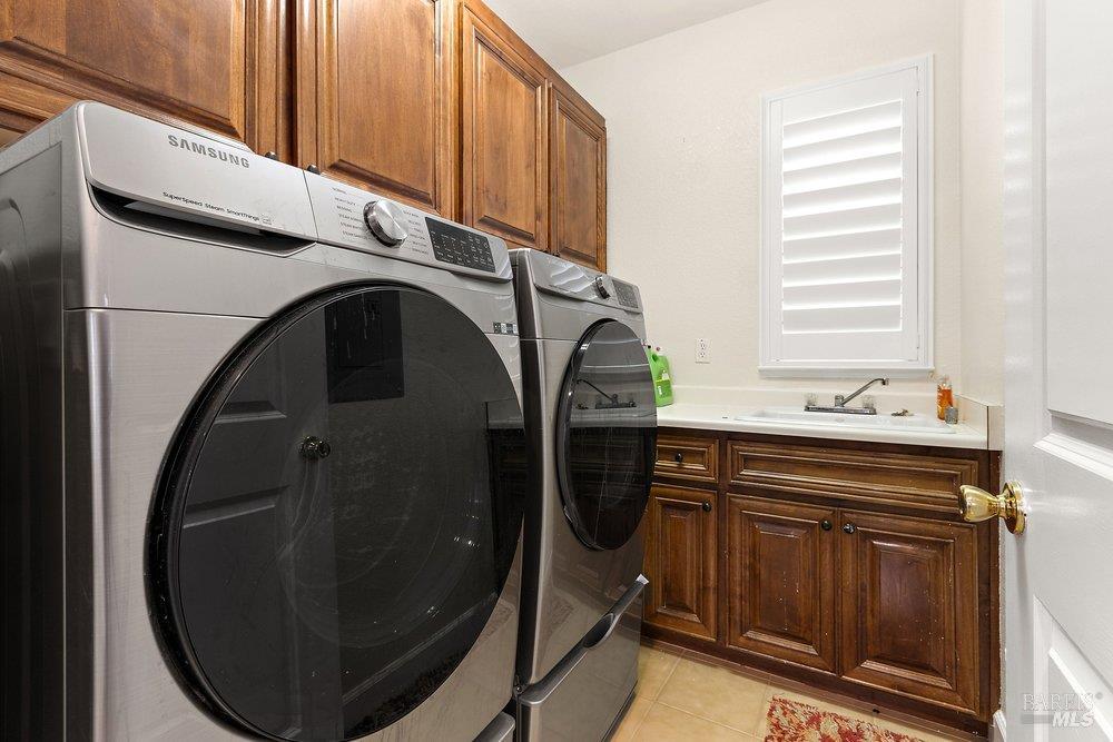 Detail Gallery Image 10 of 30 For 9102 Cambridge Cir, Vallejo,  CA 94591 - 4 Beds | 3/1 Baths