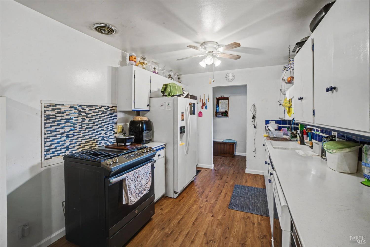 Detail Gallery Image 17 of 43 For 828 Laguna St, Napa,  CA 94558 - 3 Beds | 2 Baths