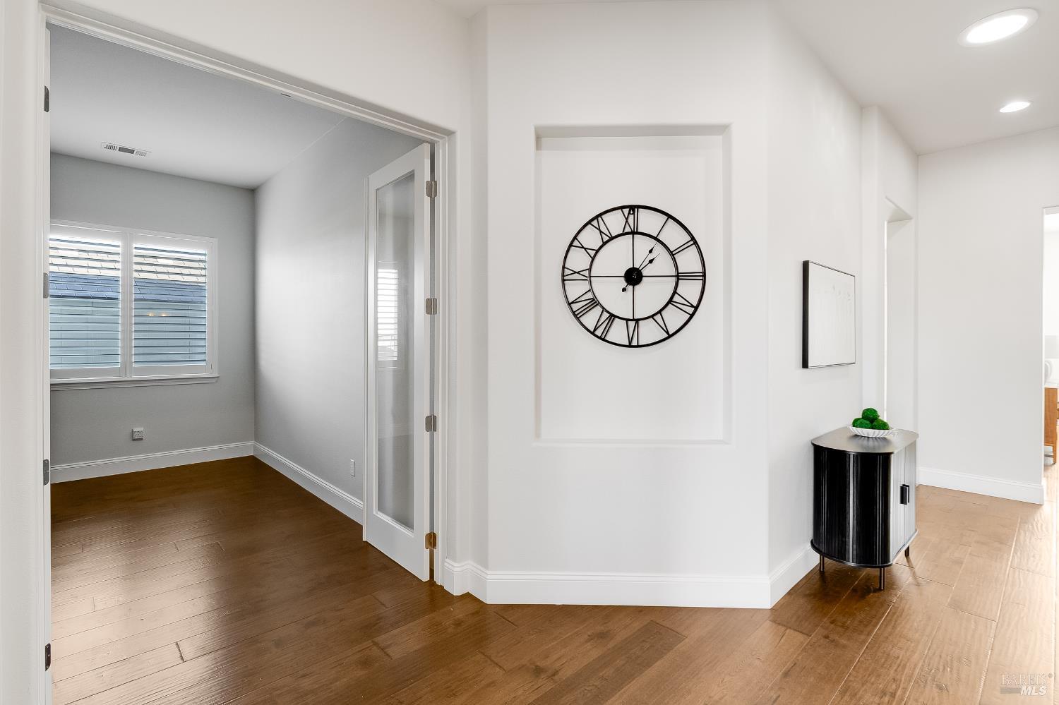 Detail Gallery Image 8 of 48 For 379 Mcallister Dr, Benicia,  CA 94510 - 4 Beds | 3 Baths