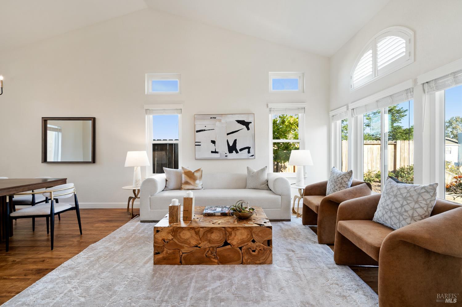 Detail Gallery Image 10 of 80 For 365 Allen Way, Benicia,  CA 94510 - 4 Beds | 3 Baths