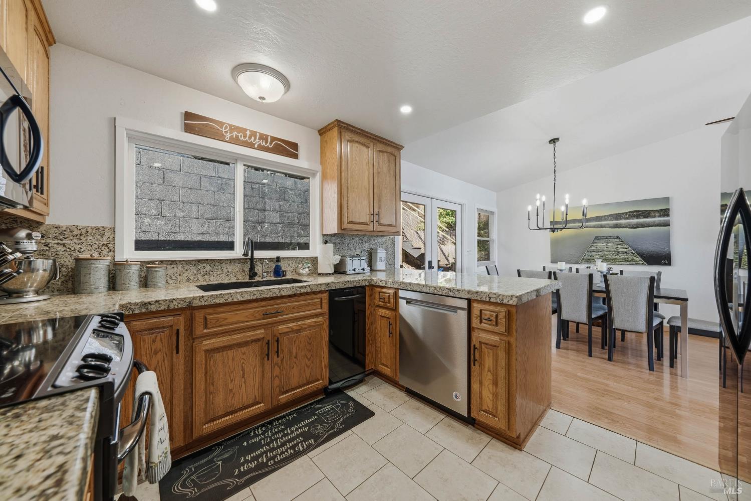 Detail Gallery Image 14 of 59 For 5740 Sunrise Dr, Lower Lake,  CA 95457 - 3 Beds | 2 Baths