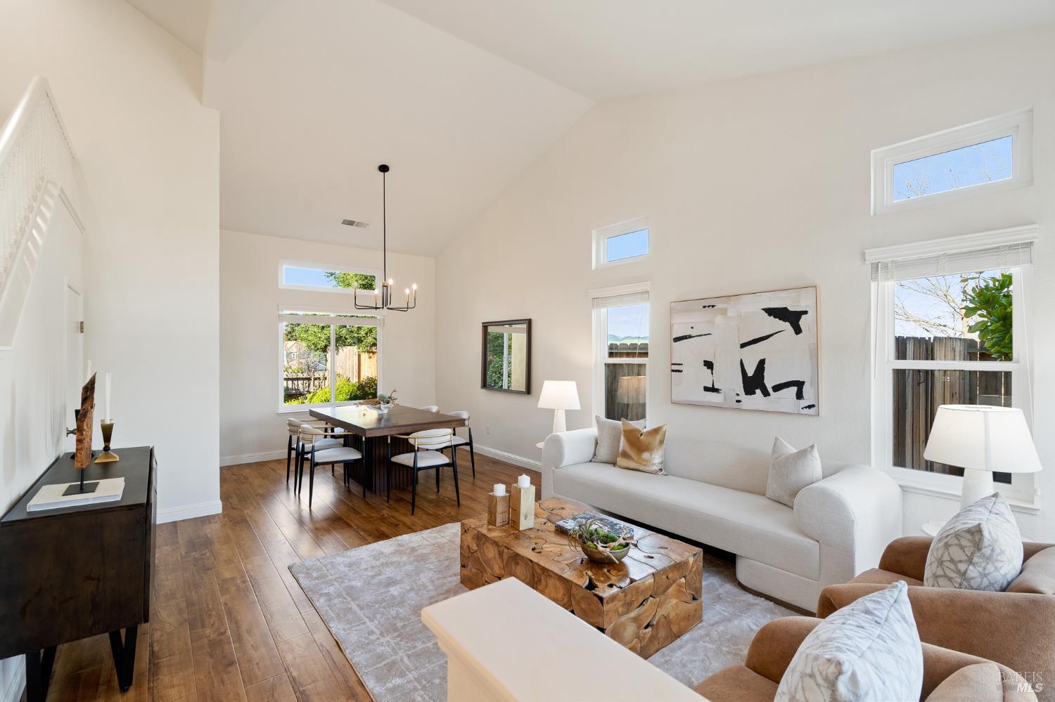 Detail Gallery Image 14 of 80 For 365 Allen Way, Benicia,  CA 94510 - 4 Beds | 3 Baths