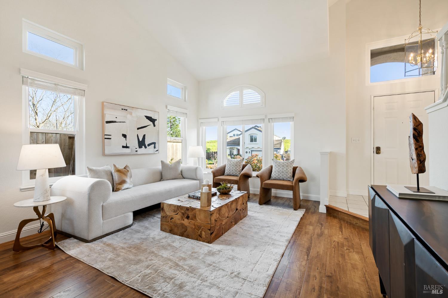 Detail Gallery Image 12 of 80 For 365 Allen Way, Benicia,  CA 94510 - 4 Beds | 3 Baths