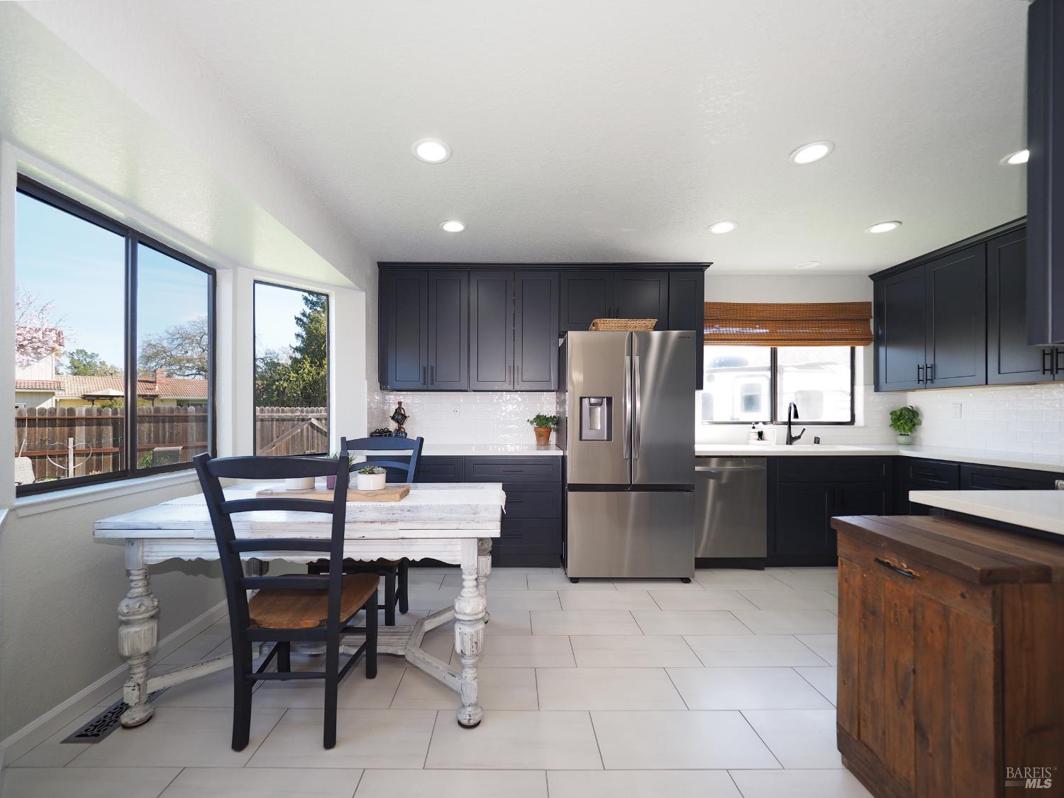 Detail Gallery Image 13 of 43 For 105 Zapata Ct, Windsor,  CA 95492 - 4 Beds | 3 Baths