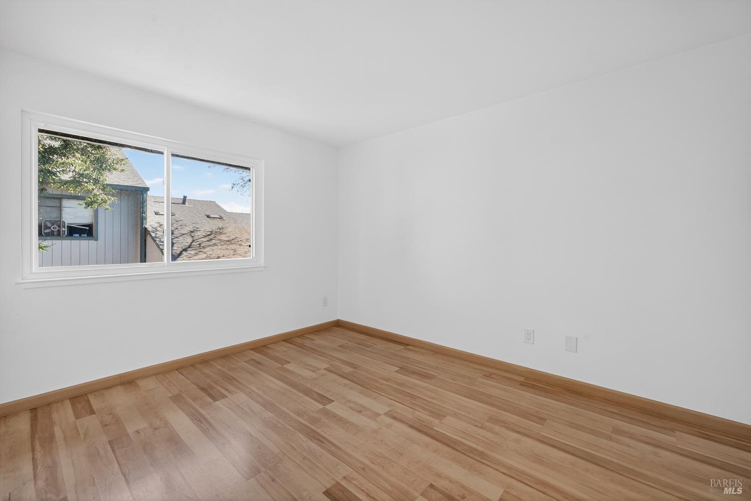 Detail Gallery Image 18 of 31 For 305 Westmont Pl, Santa Rosa,  CA 95401 - 3 Beds | 2/1 Baths