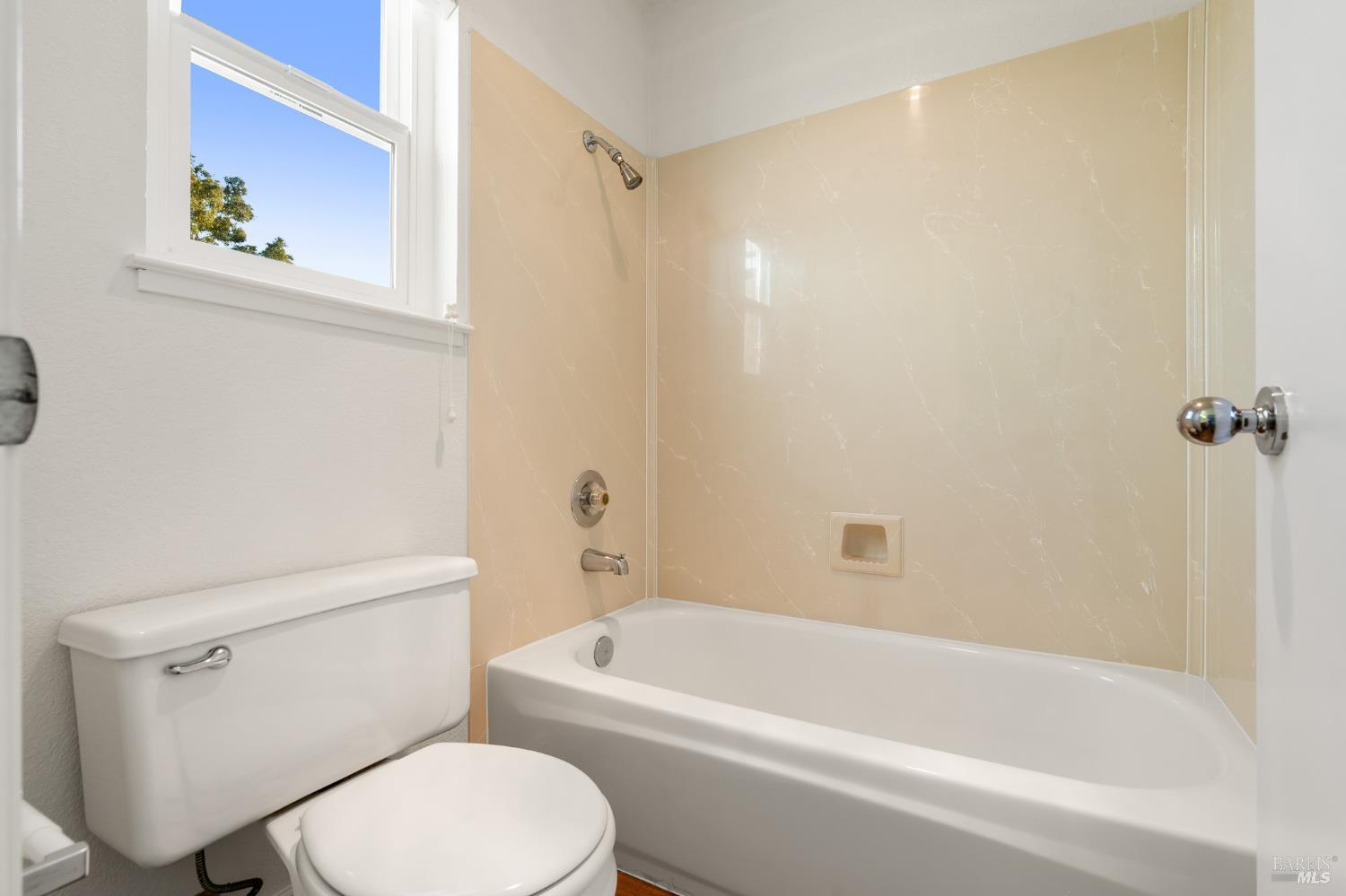 Detail Gallery Image 60 of 80 For 365 Allen Way, Benicia,  CA 94510 - 4 Beds | 3 Baths