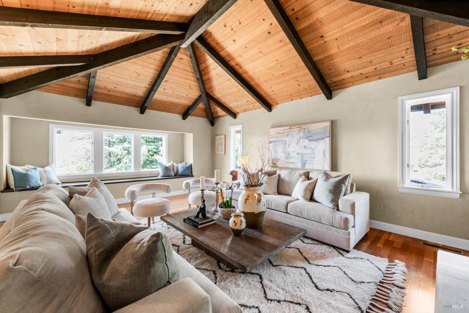 Detail Gallery Image 8 of 68 For 14 Maui Way, Napa,  CA 94558 - 4 Beds | 3 Baths