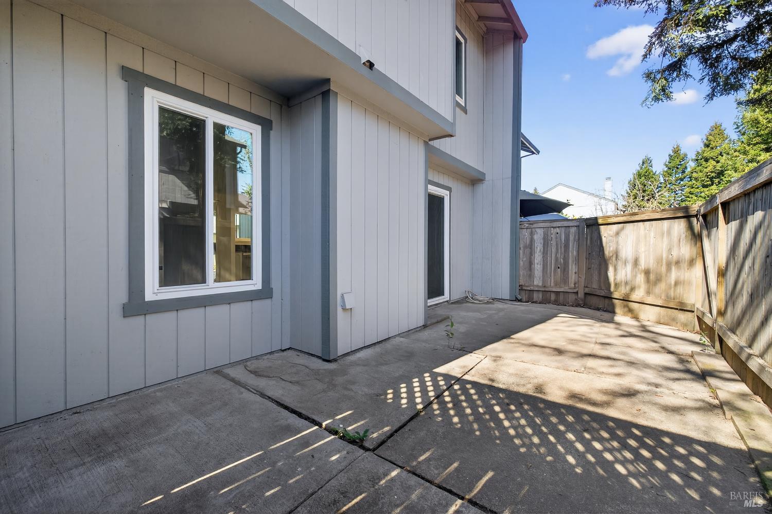 Detail Gallery Image 25 of 31 For 305 Westmont Pl, Santa Rosa,  CA 95401 - 3 Beds | 2/1 Baths