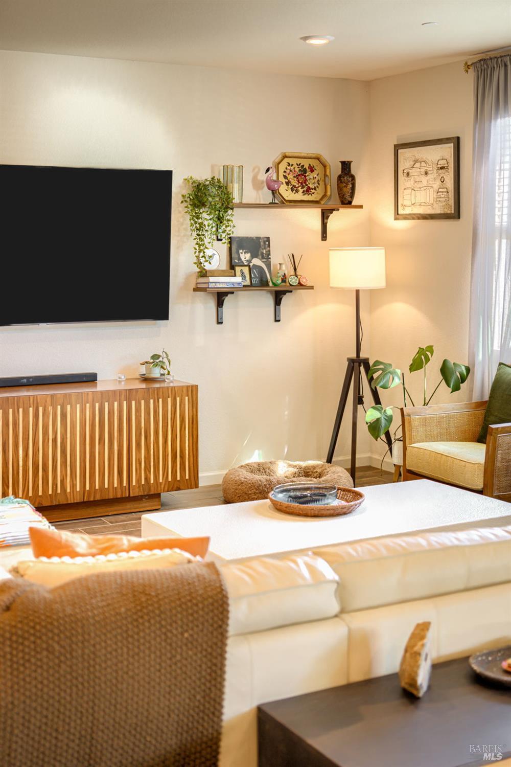 Detail Gallery Image 53 of 60 For 735 Glenwood Way, Dixon,  CA 95620 - 4 Beds | 2/1 Baths