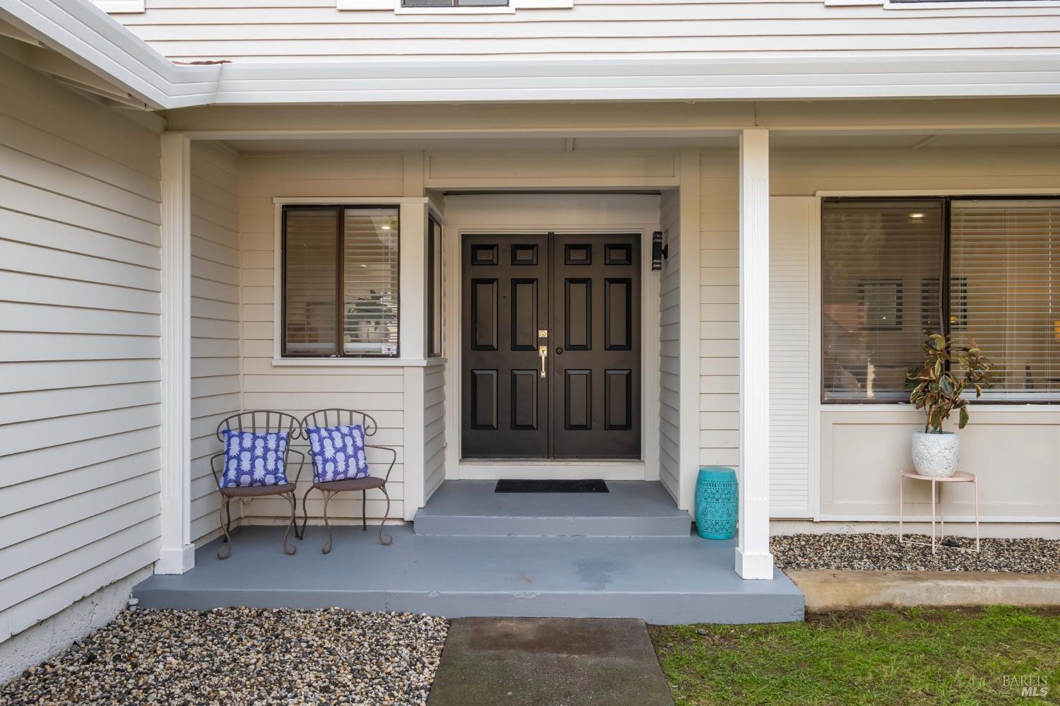 Detail Gallery Image 2 of 43 For 118 Lytham Way, Vallejo,  CA 94591 - 4 Beds | 3 Baths