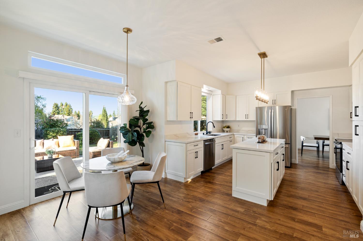 Detail Gallery Image 22 of 80 For 365 Allen Way, Benicia,  CA 94510 - 4 Beds | 3 Baths