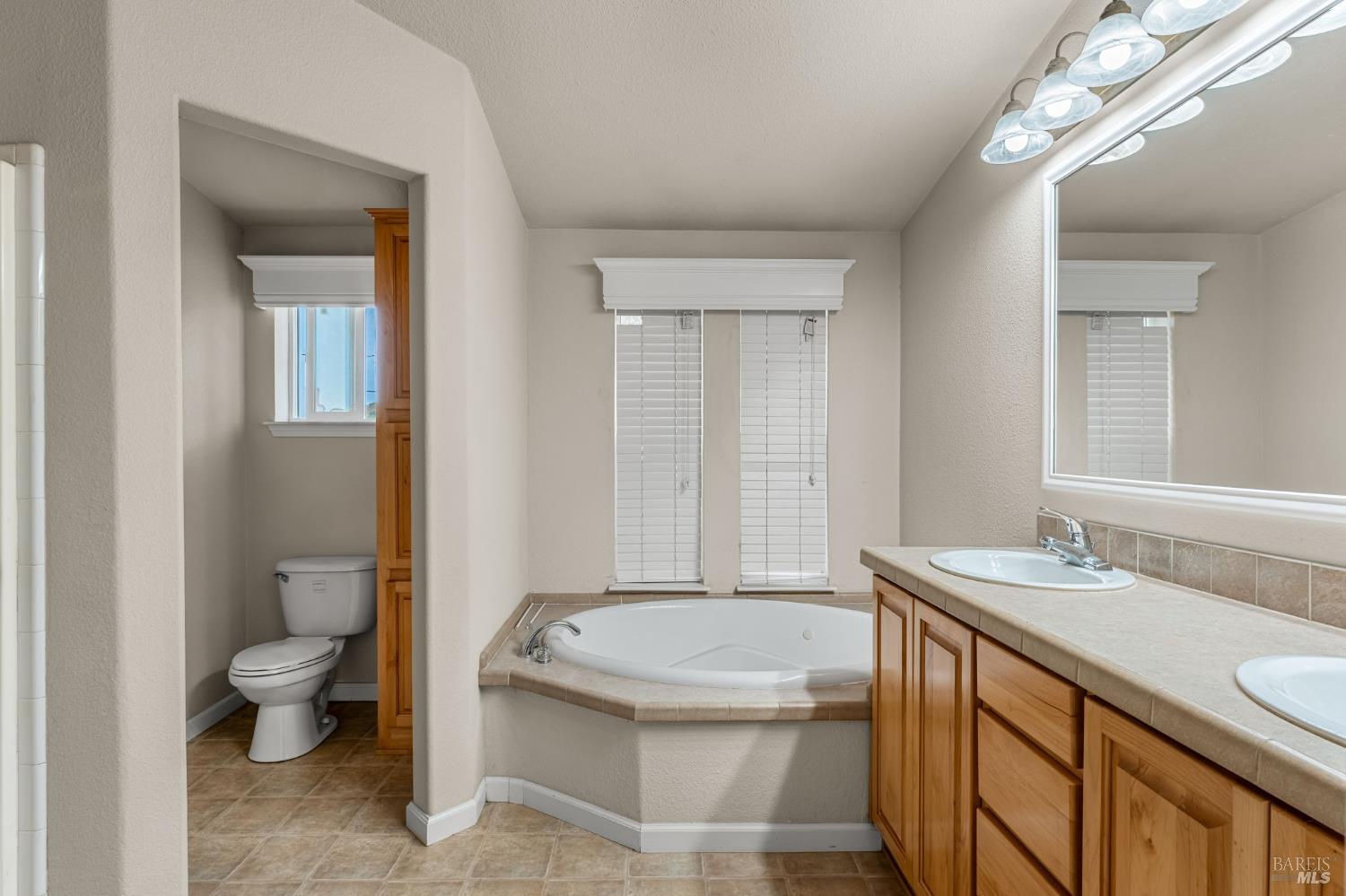 Detail Gallery Image 68 of 70 For 3106 Golden Gate Dr, Napa,  CA 94558 - – Beds | – Baths