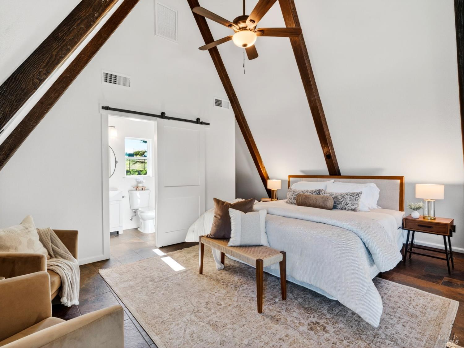 Detail Gallery Image 18 of 38 For 1028 Eastridge Dr, Napa,  CA 94558 - 2 Beds | 2 Baths