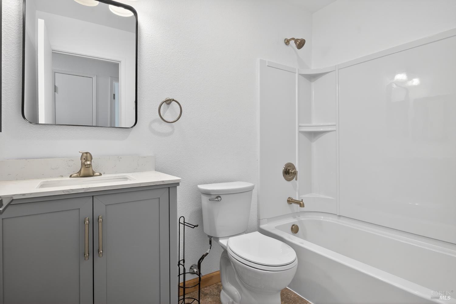 Detail Gallery Image 21 of 31 For 305 Westmont Pl, Santa Rosa,  CA 95401 - 3 Beds | 2/1 Baths