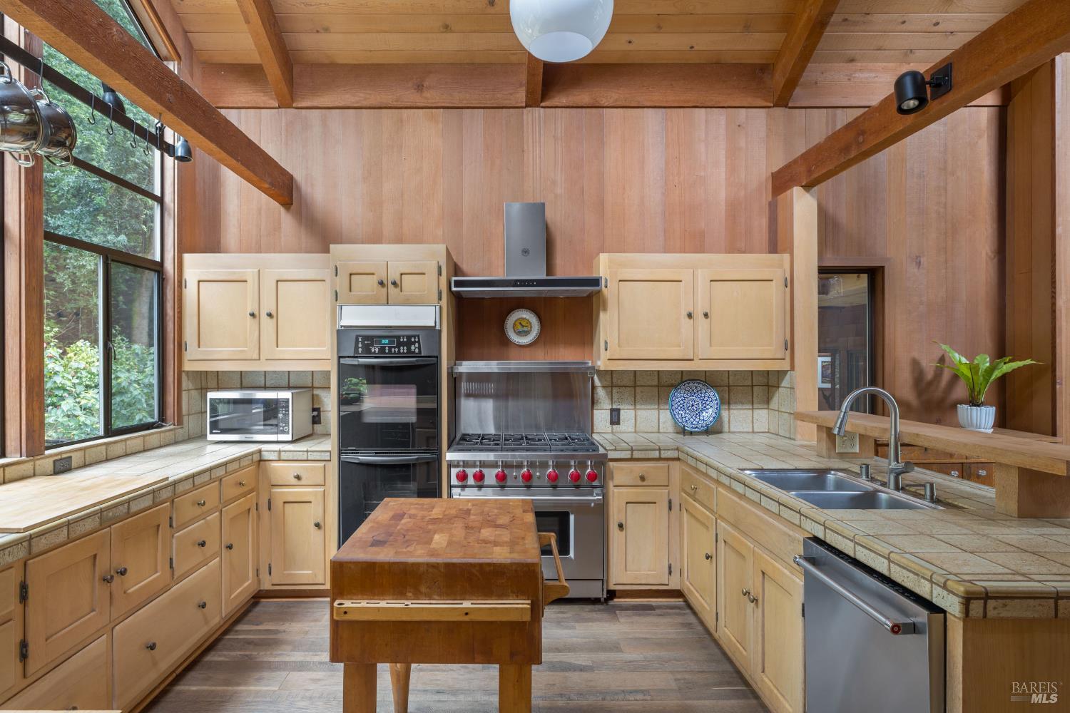 Detail Gallery Image 15 of 45 For 6764 Giovanetti Rd, Forestville,  CA 95436 - 4 Beds | 2 Baths