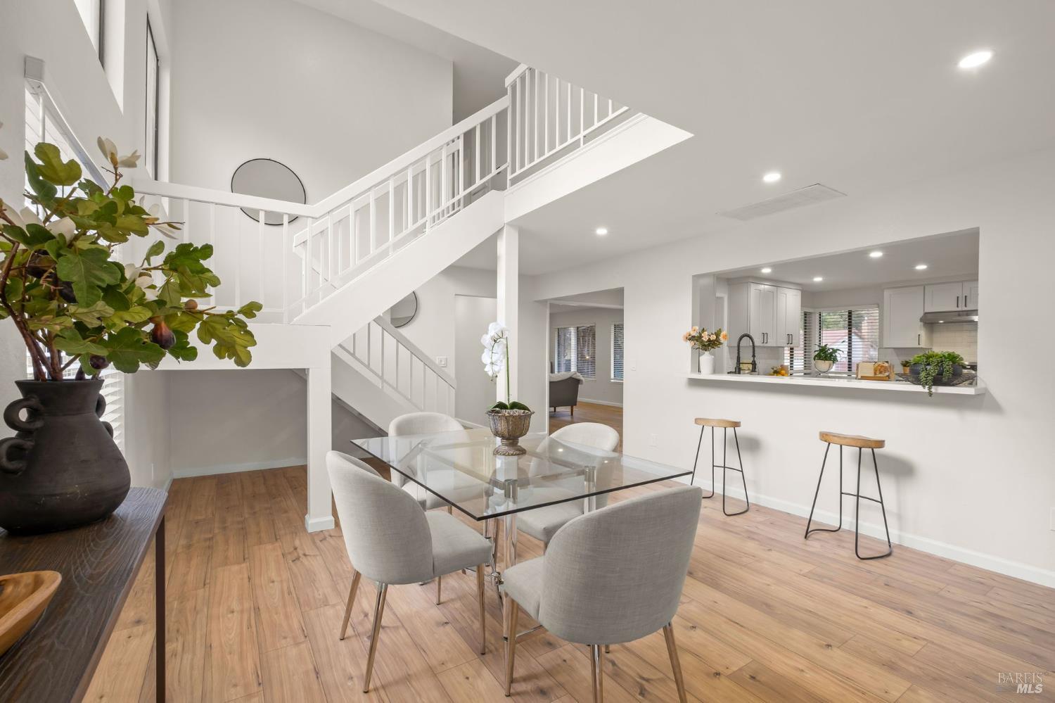 Detail Gallery Image 11 of 43 For 118 Lytham Way, Vallejo,  CA 94591 - 4 Beds | 3 Baths