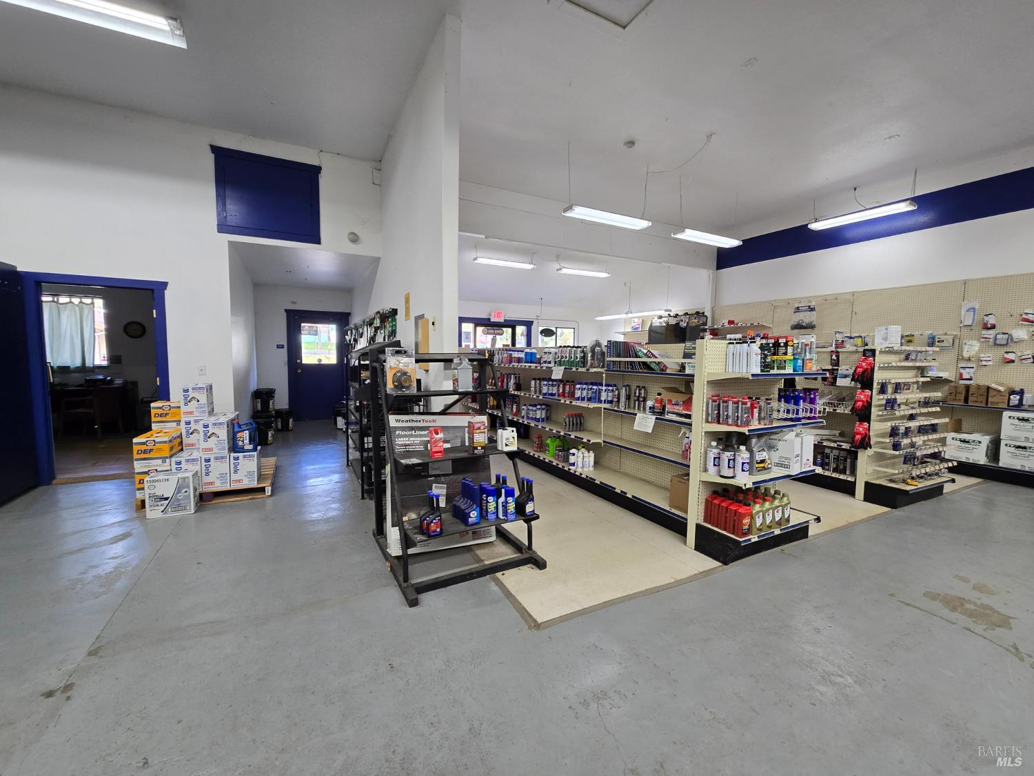 Detail Gallery Image 2 of 7 For 44650 Highway 101, Laytonville,  CA 95454 - – Beds | – Baths