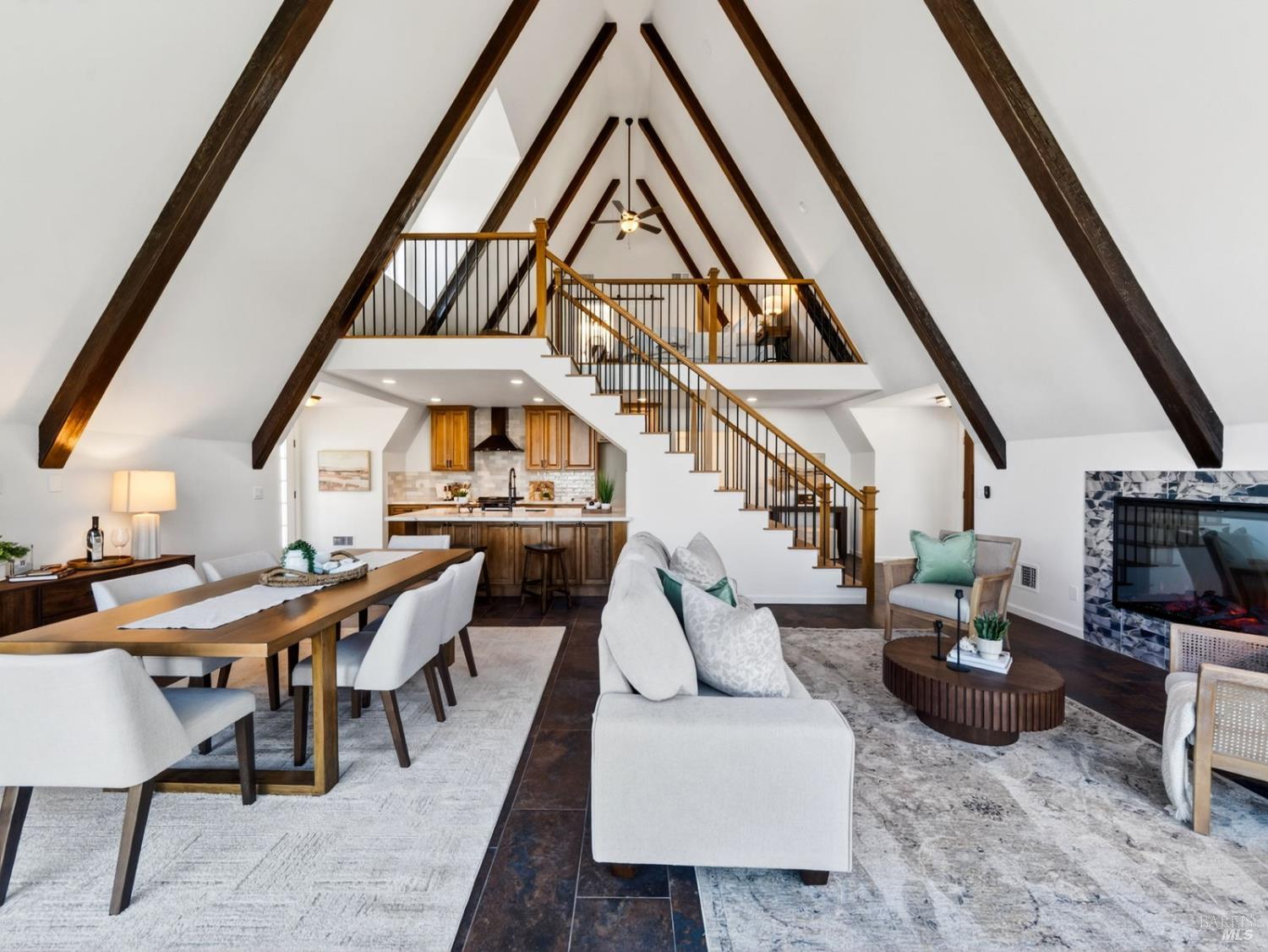 Detail Gallery Image 17 of 38 For 1028 Eastridge Dr, Napa,  CA 94558 - 2 Beds | 2 Baths