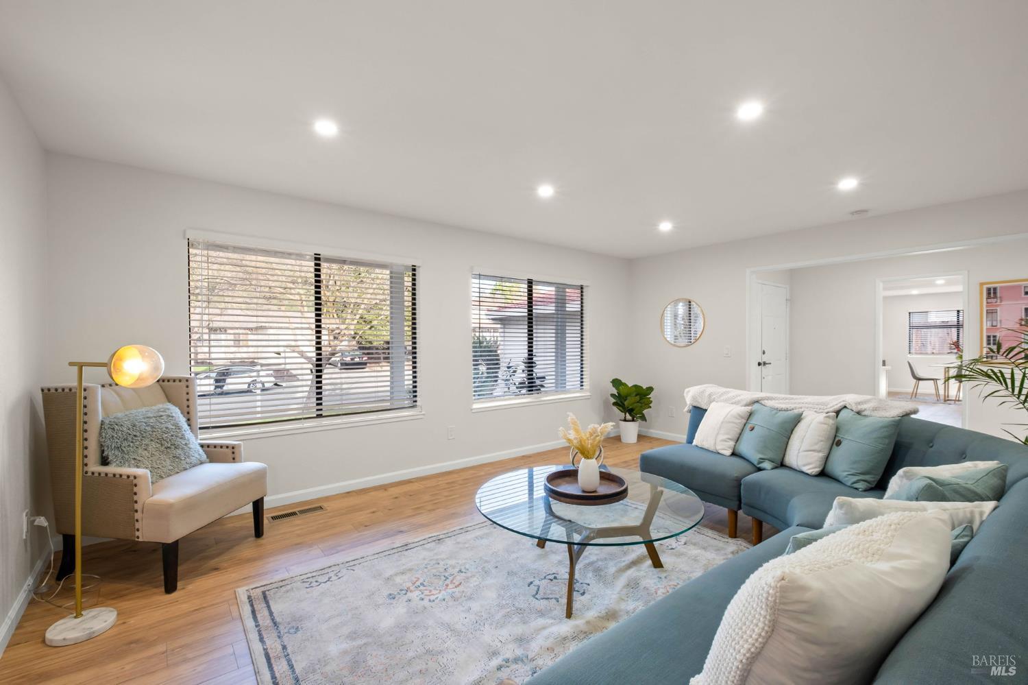 Detail Gallery Image 18 of 43 For 118 Lytham Way, Vallejo,  CA 94591 - 4 Beds | 3 Baths