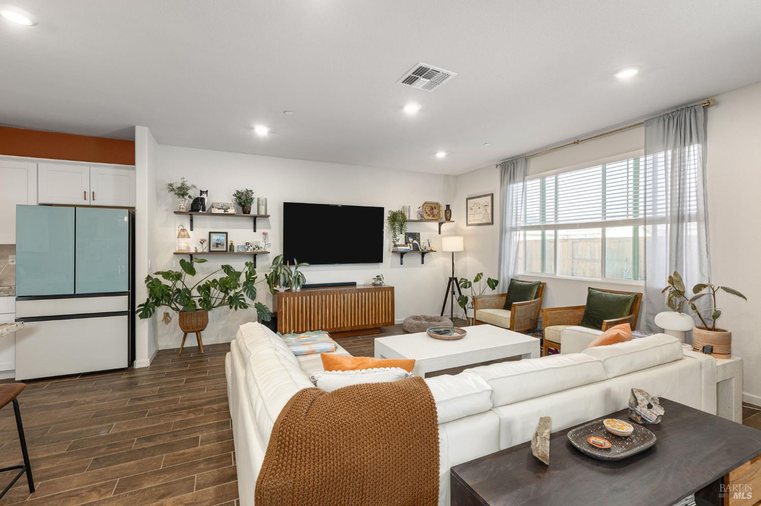 Detail Gallery Image 13 of 60 For 735 Glenwood Way, Dixon,  CA 95620 - 4 Beds | 2/1 Baths