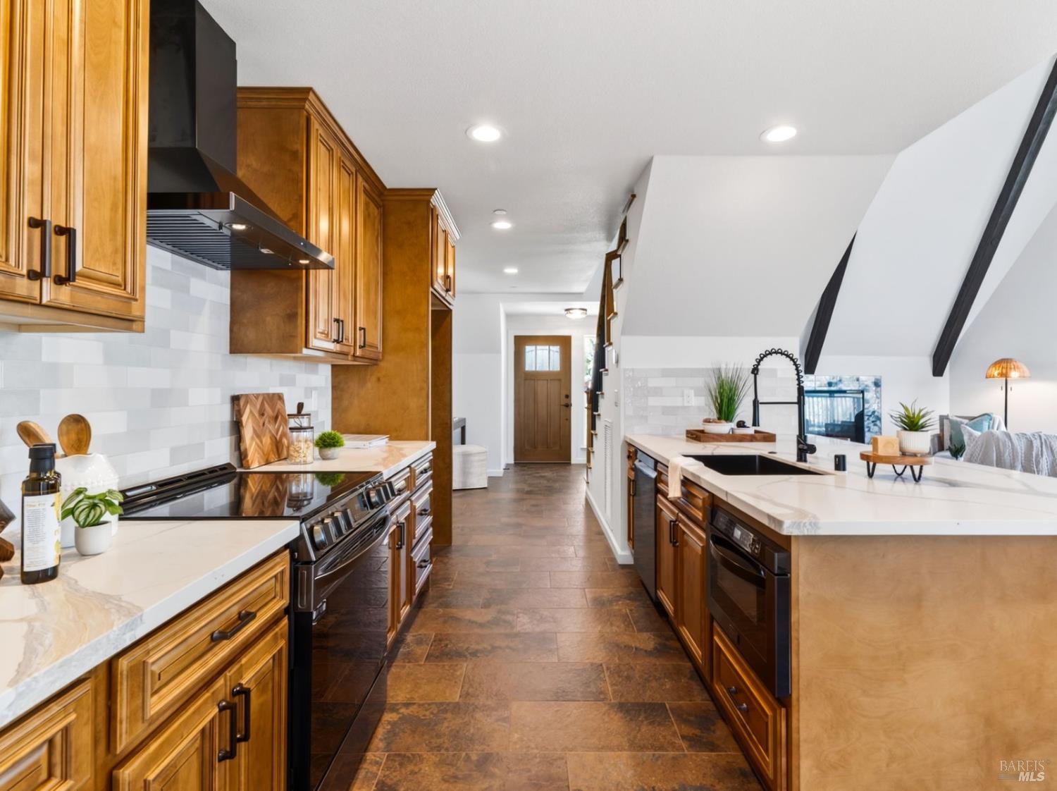 Detail Gallery Image 11 of 38 For 1028 Eastridge Dr, Napa,  CA 94558 - 2 Beds | 2 Baths