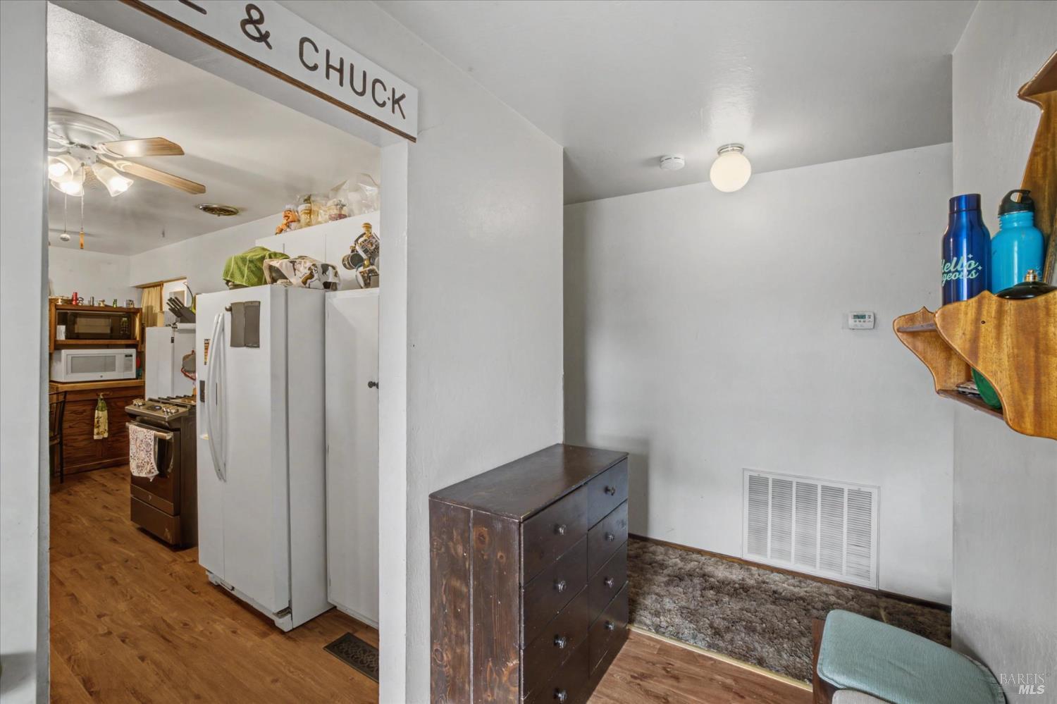 Detail Gallery Image 8 of 43 For 828 Laguna St, Napa,  CA 94558 - 3 Beds | 2 Baths