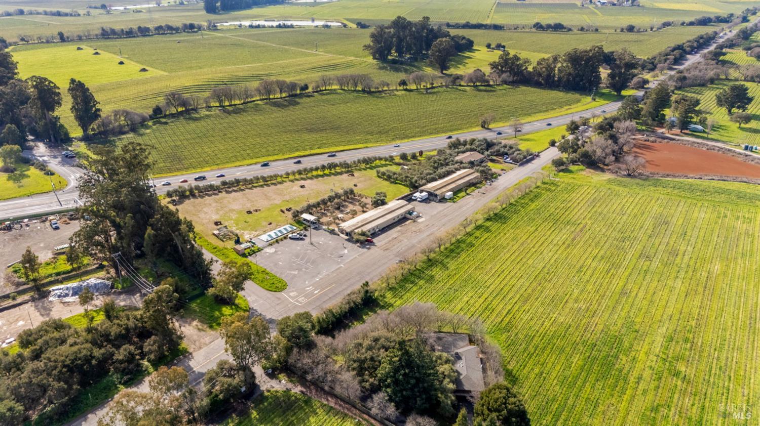 Detail Gallery Image 4 of 70 For 3106 Golden Gate Dr, Napa,  CA 94558 - – Beds | – Baths