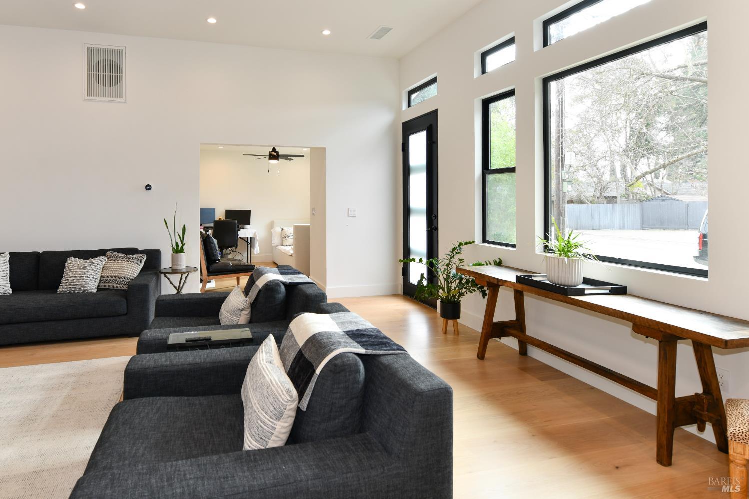 Detail Gallery Image 7 of 44 For 2470 W Pueblo Ave, Napa,  CA 94558 - 3 Beds | 2 Baths