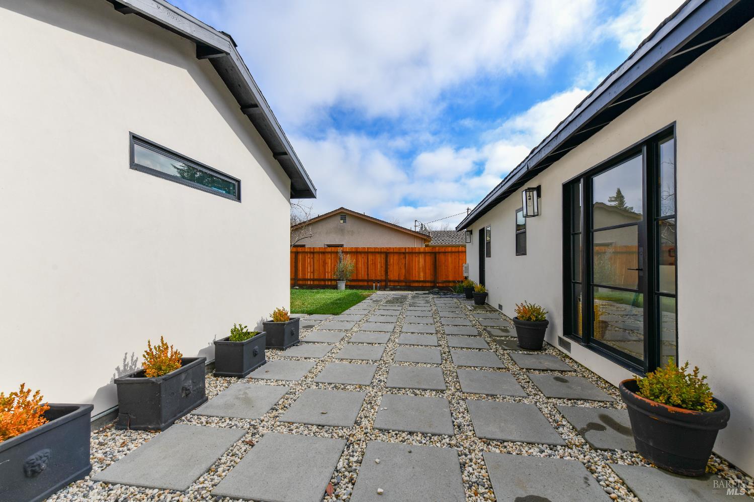 Detail Gallery Image 16 of 44 For 2470 W Pueblo Ave, Napa,  CA 94558 - 3 Beds | 2 Baths