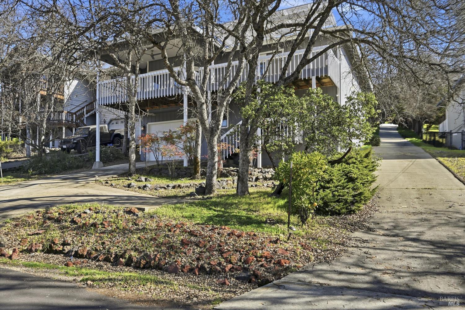 Detail Gallery Image 2 of 44 For 19246 N Shore Ct, Hidden Valley Lake,  CA 95467 - 3 Beds | 3 Baths