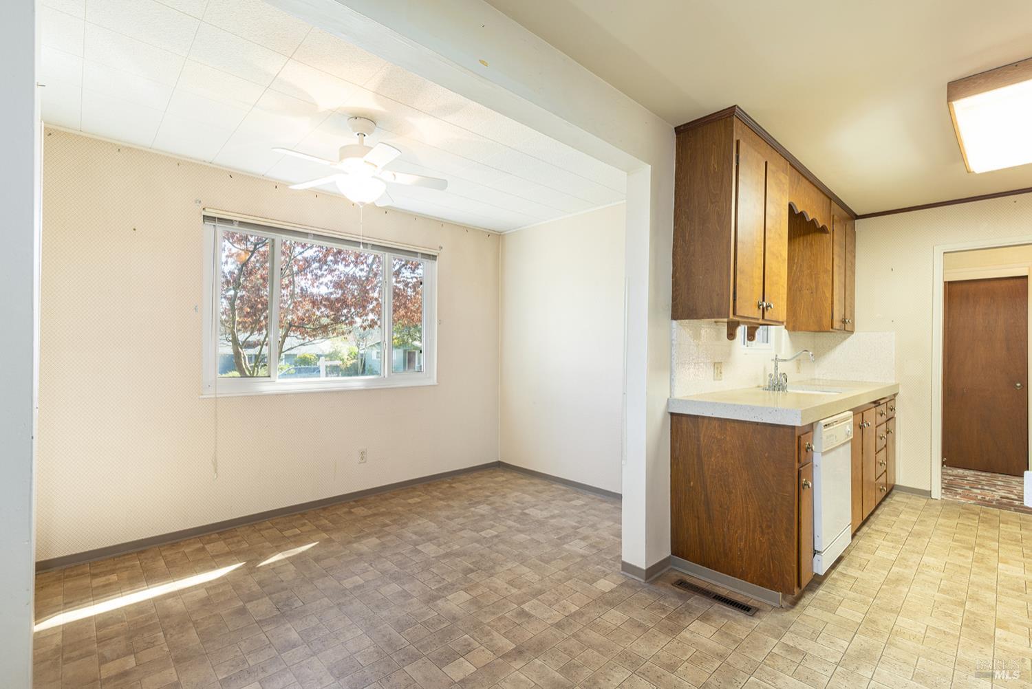 Detail Gallery Image 9 of 27 For 7950 Viola Ct, Sebastopol,  CA 95472 - 2 Beds | 2 Baths