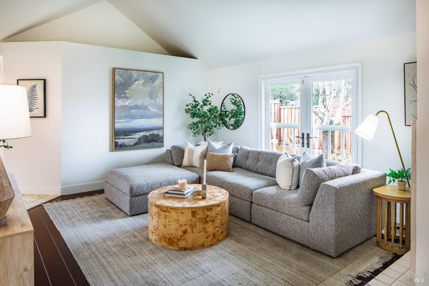 Detail Gallery Image 8 of 45 For 874 Cherry St, Petaluma,  CA 94952 - 4 Beds | 3 Baths