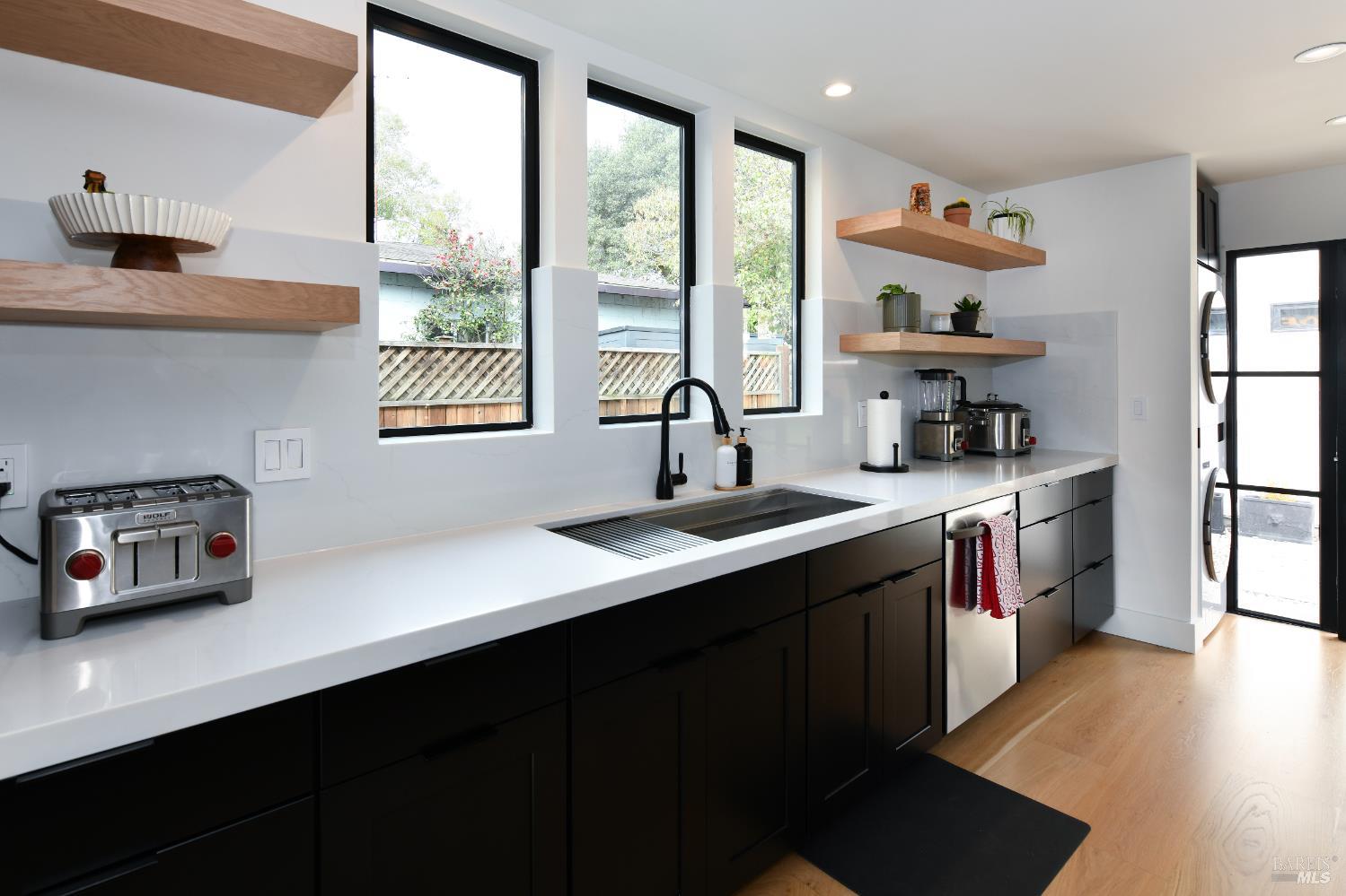 Detail Gallery Image 15 of 44 For 2470 W Pueblo Ave, Napa,  CA 94558 - 3 Beds | 2 Baths