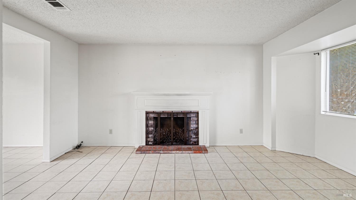 Detail Gallery Image 11 of 43 For 523 Blue Wing Dr, Suisun City,  CA 94585 - 3 Beds | 2 Baths