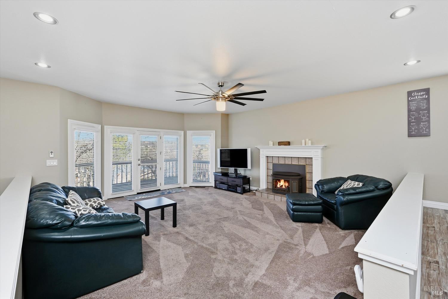 Detail Gallery Image 18 of 44 For 19246 N Shore Ct, Hidden Valley Lake,  CA 95467 - 3 Beds | 3 Baths