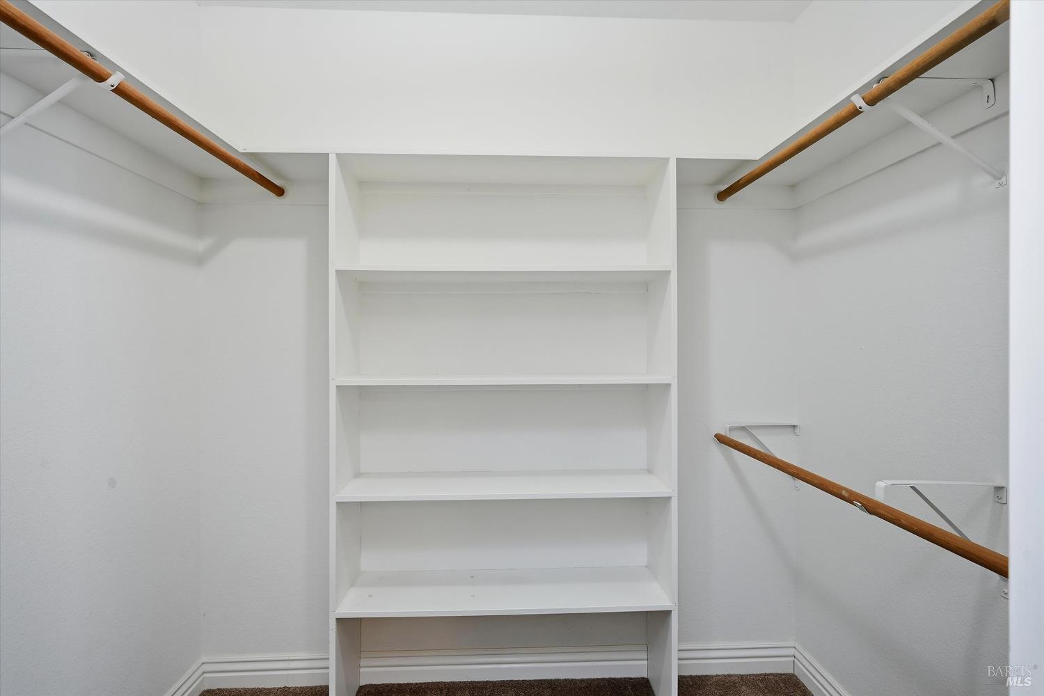 Detail Gallery Image 25 of 44 For 19246 N Shore Ct, Hidden Valley Lake,  CA 95467 - 3 Beds | 3 Baths