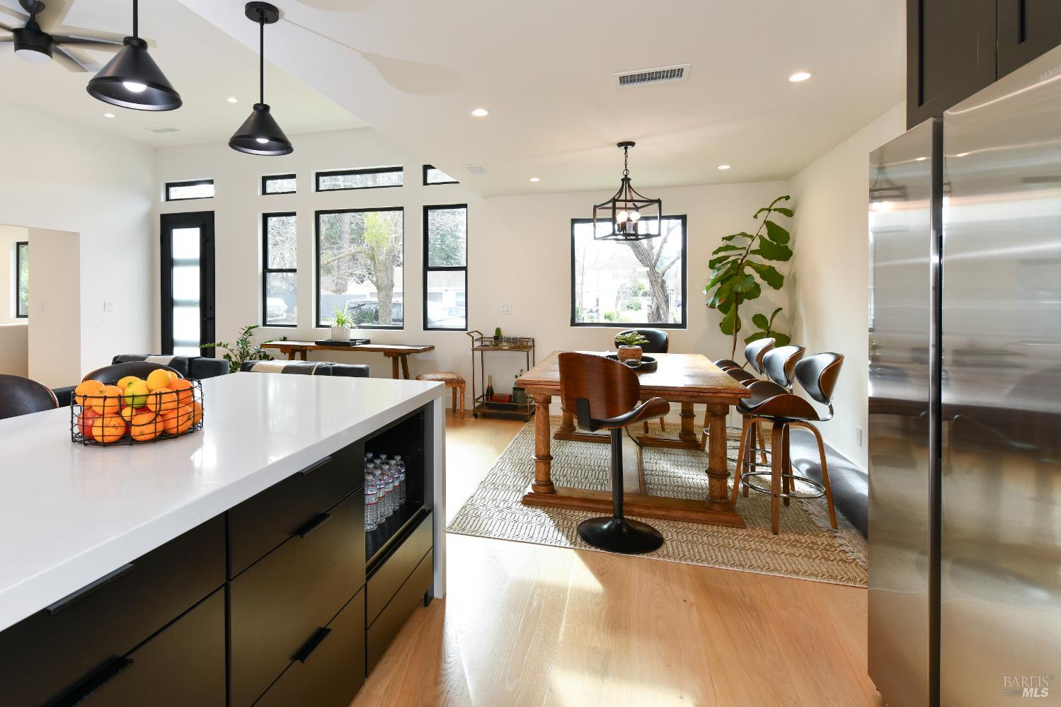 Detail Gallery Image 11 of 44 For 2470 W Pueblo Ave, Napa,  CA 94558 - 3 Beds | 2 Baths