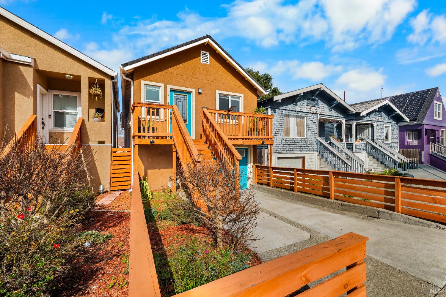 Detail Gallery Image 2 of 51 For 1210 Florida St, Vallejo,  CA 94590 - 4 Beds | 2 Baths