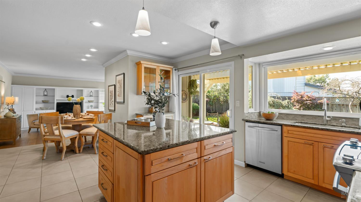 Detail Gallery Image 14 of 47 For 6185 San Gabriel Pl, Rohnert Park,  CA 94928 - 3 Beds | 2/1 Baths