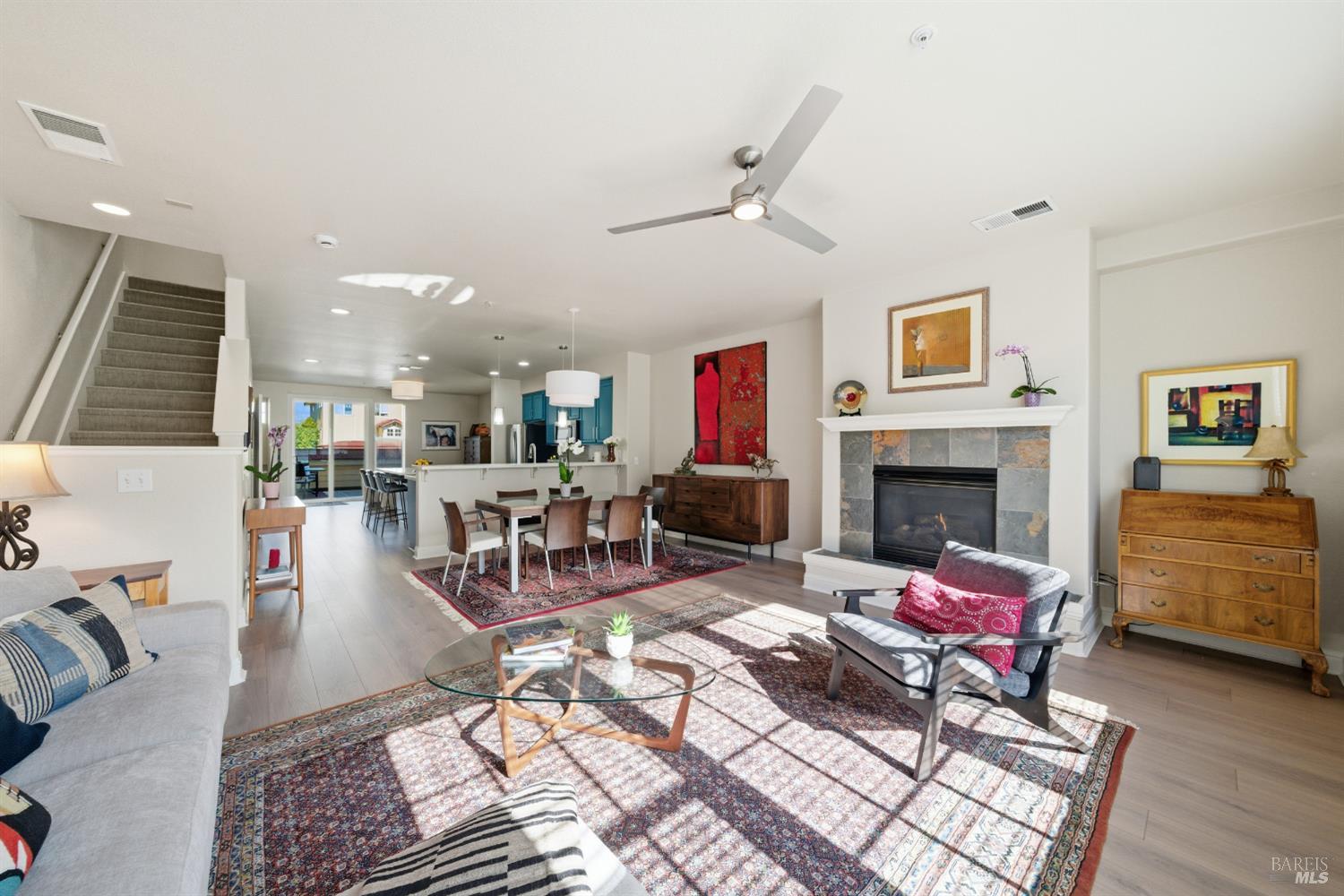 Detail Gallery Image 12 of 35 For 191 Johnson St, Windsor,  CA 95492 - 3 Beds | 2/1 Baths