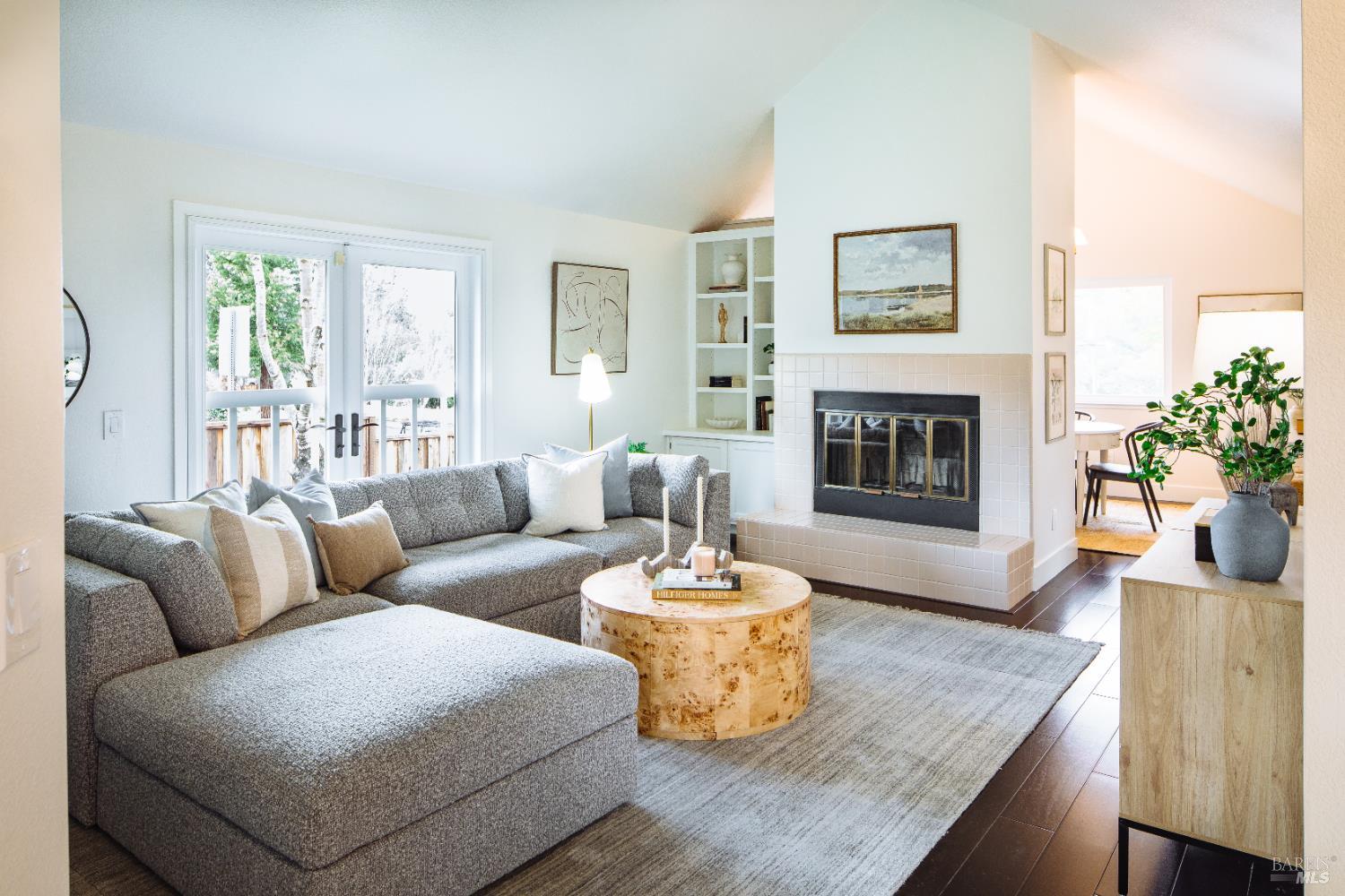 Detail Gallery Image 7 of 45 For 874 Cherry St, Petaluma,  CA 94952 - 4 Beds | 3 Baths